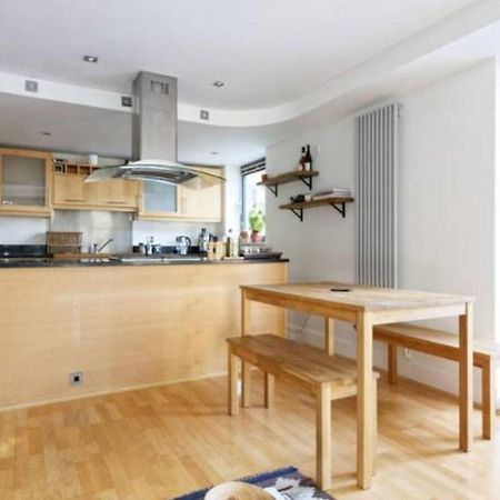 לונדון Peaceful Modern 2 Bedroom Flat With Water Views מראה חיצוני תמונה