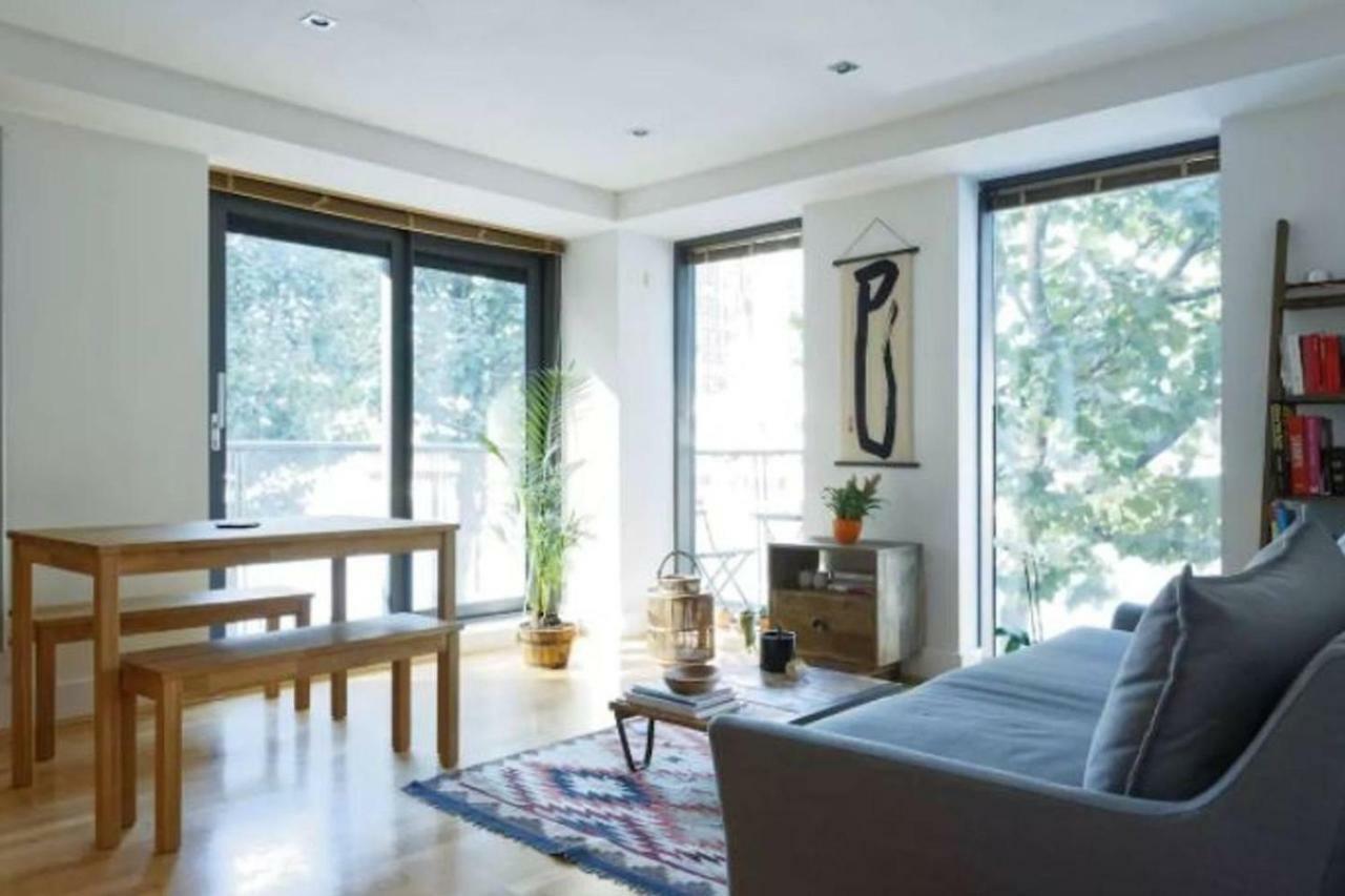 לונדון Peaceful Modern 2 Bedroom Flat With Water Views מראה חיצוני תמונה