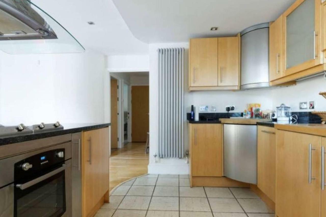 לונדון Peaceful Modern 2 Bedroom Flat With Water Views מראה חיצוני תמונה